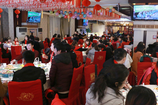 ���}�������ϔ[���𱬼��˱M�����g��ζ��