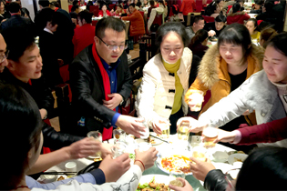 �ο��cʳƷ�W(w��ng)�e��ͬ�����ل�(chu��ng)�x�ͣ�